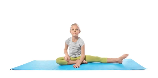 Liten Flicka Utövar Yoga Vit Bakgrund — Stockfoto