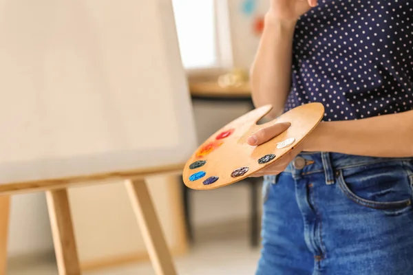 Female Artist Palette Workshop Closeup — Stock Photo, Image