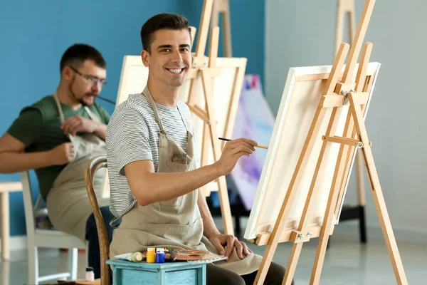 Estudante Masculino Durante Aulas Escola Pintores — Fotografia de Stock