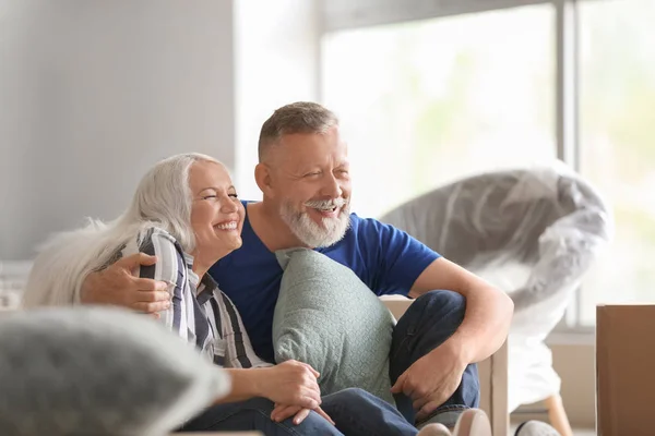 Mature Couple Belongings Indoors Moving New House — Stock Photo, Image