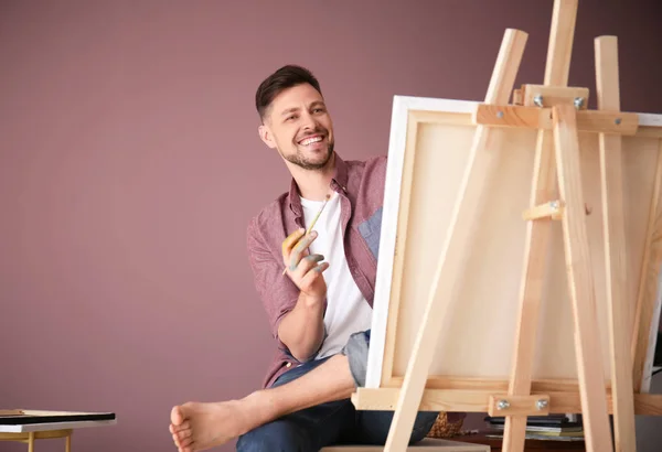 Male Artist Painting Workshop — Stok Foto