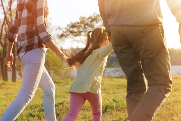 Happy Family Park Sunny Day — Stock Photo, Image