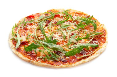 Beyaz arka planda lezzetli pizza.