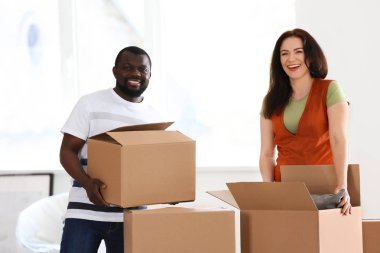 Irklararası çift kapalı kutuları açma. Yeni evime taşınmaya