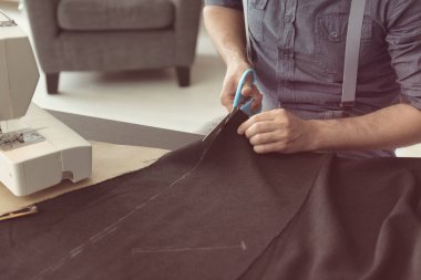 Genç kesim kumaş atelier terzi