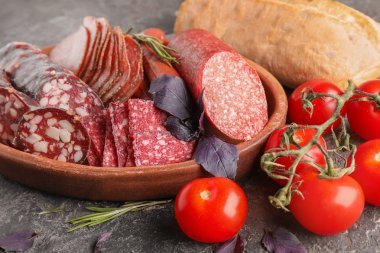 Plaka ile değişiklik tablo lezzetli sosis