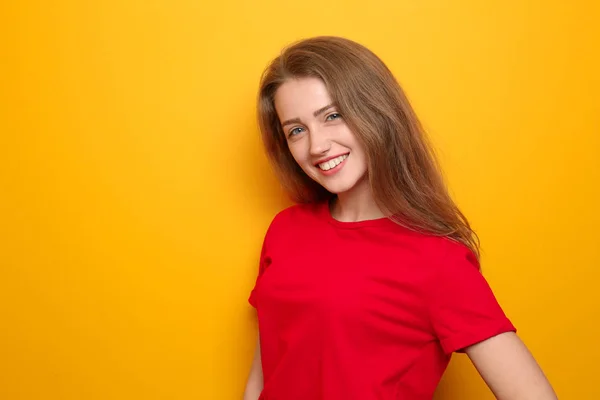 Portrait Beautiful Young Woman Color Background — Stock Photo, Image