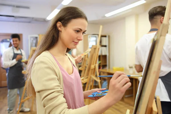 Young Female Art Student Painting Workshop — Stock Photo, Image