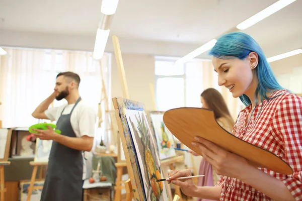 Estudiantes Arte Pintando Taller —  Fotos de Stock