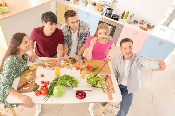 Happy Friends Taking Selfie Kitchen — Stock Photo, Image