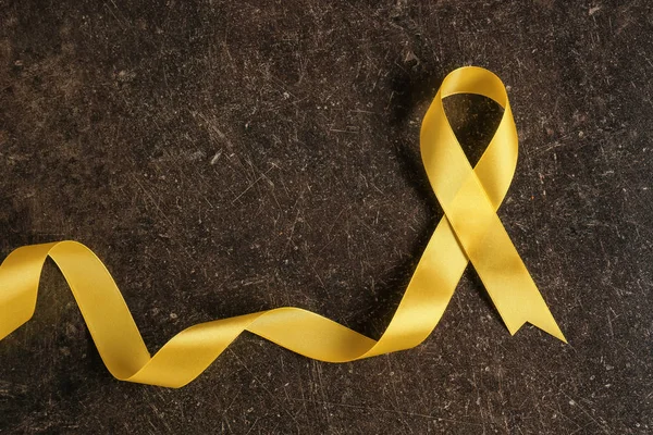 Yellow Ribbon Dark Background Cancer Concept — Stock Photo, Image