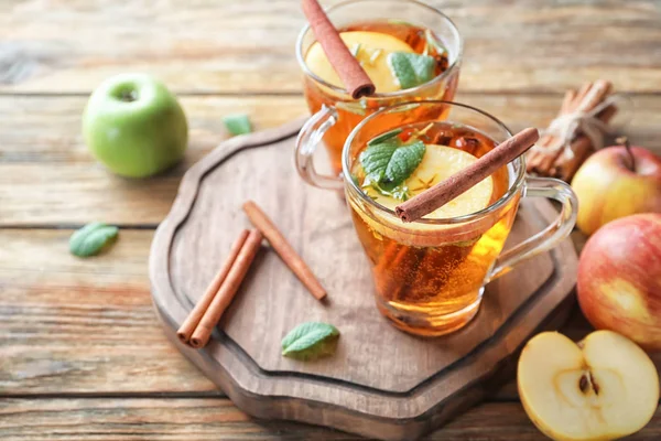 Tasty Apple Drink Cinnamon Glass Cups Wooden Board — Stock Photo, Image