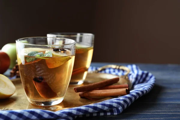 Tray Glass Apple Drink Cinnamon Table — Stock Photo, Image