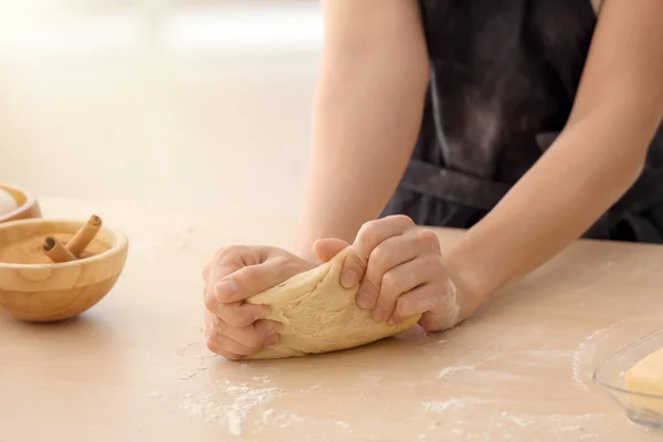 Woman Kneading Dough Cinnamon Buns Table — Stock Photo, Image