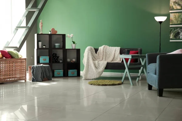 Elegantes Interieur Des Wohnzimmers Mit Bequemem Sofa — Stockfoto