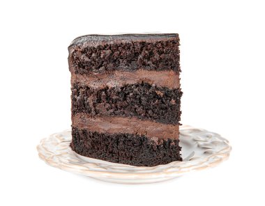 Beyaz zemin üzerine lezzetli çikolatalı kek parçası ile plaka