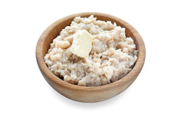 Beyaz arka plan üzerinde kase lezzetli yulaf ezmesi