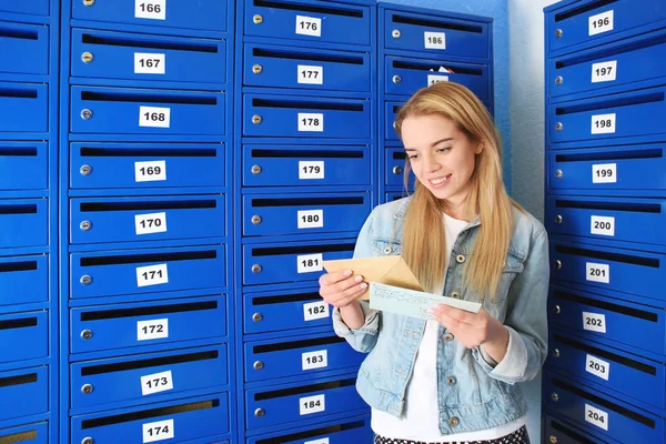Young Woman Checking Her Mail — Stock Photo, Image