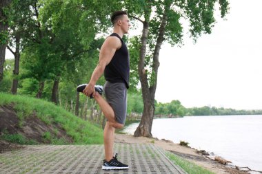 Nehir Parkı eğitim sportif genç adam