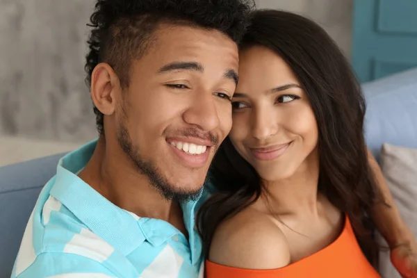 Feliz Pareja Afroamericana Casa — Foto de Stock