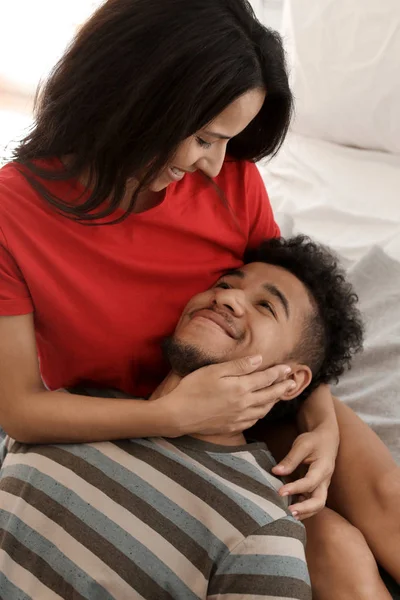 Feliz Pareja Afroamericana Casa — Foto de Stock