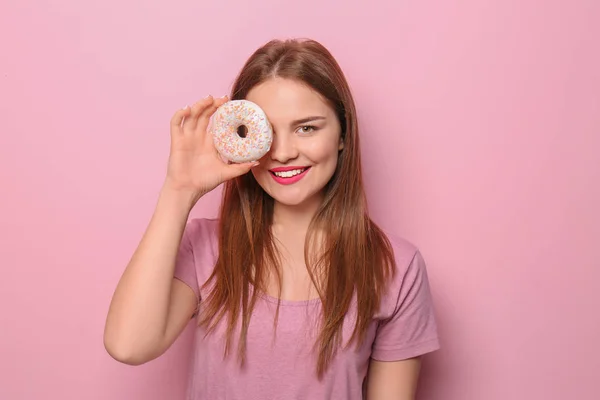 Attractive Girl Posing Doughnut Color Background — Stock Photo, Image