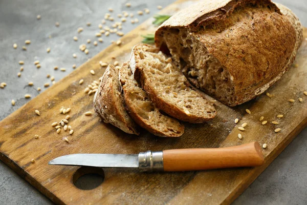 Board Sliced Tasty Bread Table Closeup — Stock Photo, Image