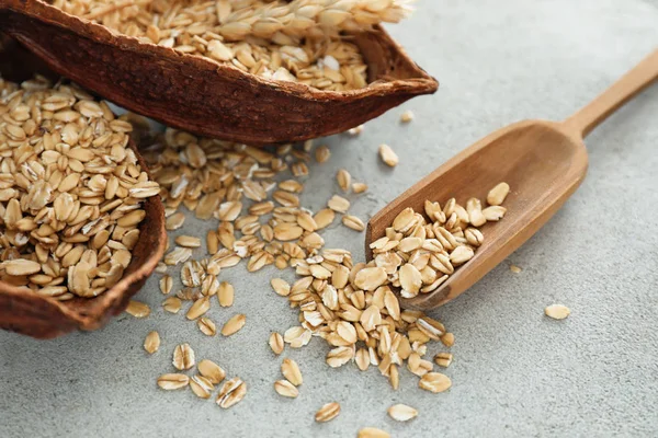 Scoop Cocoa Pods Raw Oatmeal Light Background — Stock Photo, Image