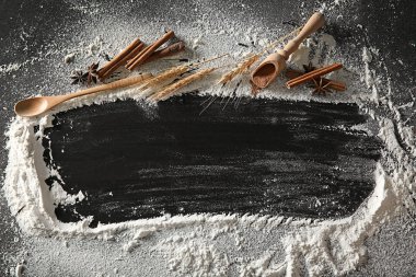 Un koyu arka plan üzerinde metin için yer ile kompozisyon