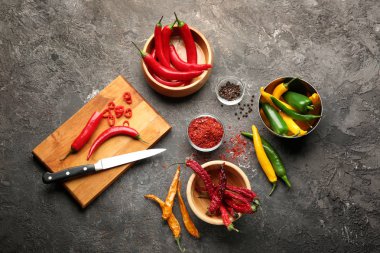 Grunge zemin üzerine biber biber ile kompozisyon