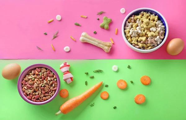 Kommen Met Voedsel Voor Huisdieren Natuurlijke Producten Kleur Achtergrond — Stockfoto