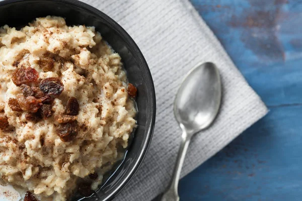 Tasty Oatmeal Raisins Bowl Table — Stock Photo, Image