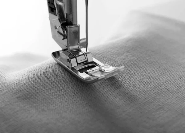Máquina Costura Com Tecido Close — Fotografia de Stock