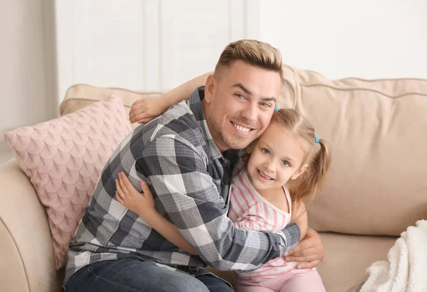 Happy Father Daughter Sitting Sofa Home — Stock Photo, Image