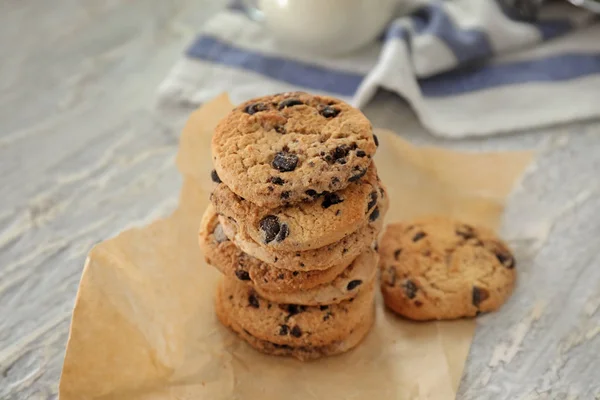 Deliciosos Biscoitos Com Chips Chocolate Fundo Leve Texturizado — Fotografia de Stock