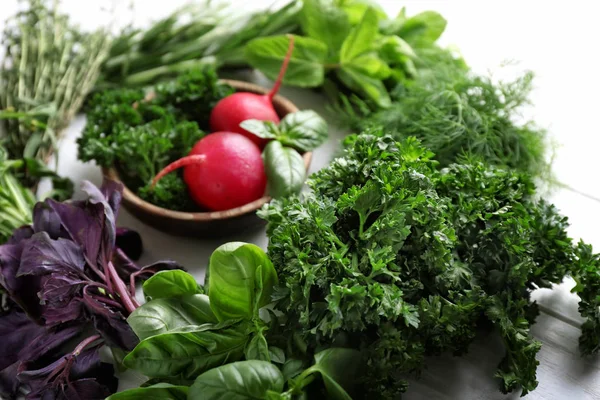 Different Fresh Herbs Vegetables Table — Stock Photo, Image