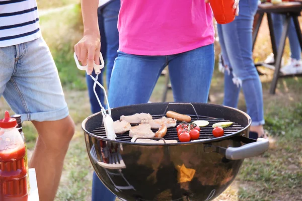 People Preparing Meat Vegetables Modern Grill Outdoors — Stock Photo, Image