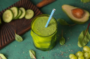 Cam lezzetli güler yüzlü ve maddeler tablosundaki