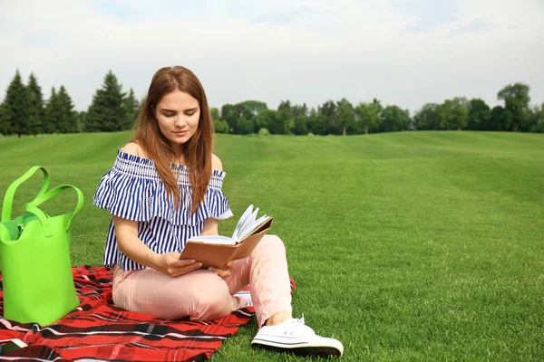 Young Woman Book Resting Plaid Outdoors — Stock Photo, Image