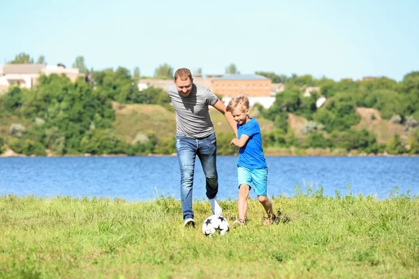 Happy Father Son Playing Football River — Stock Photo, Image