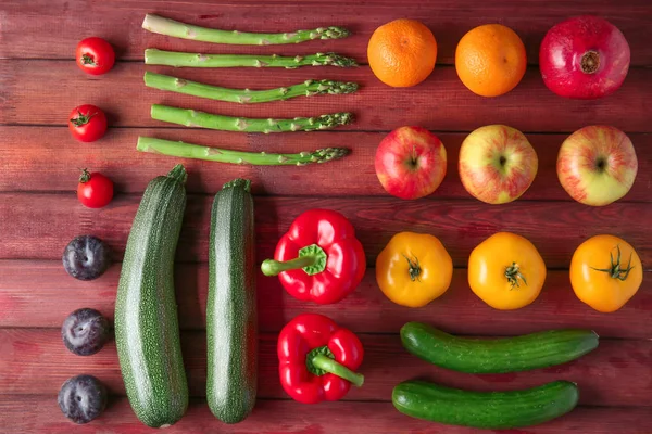 Composición Con Varias Frutas Verduras Sobre Fondo Madera — Foto de Stock