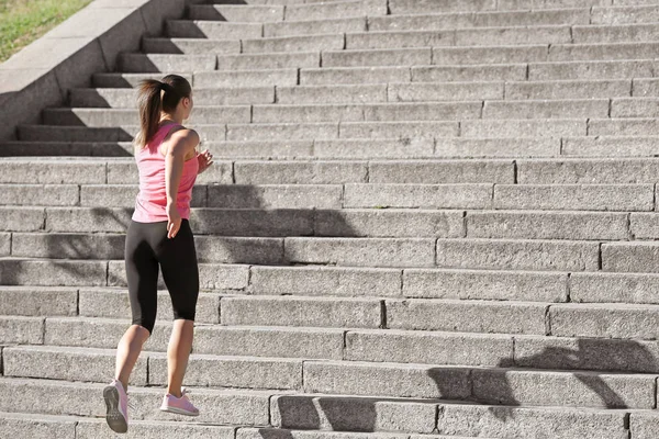 Sporty Young Woman Training Outdoors — Stock Photo, Image