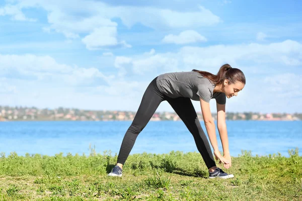 Jeune Femme Sportive Entraînant Plein Air — Photo