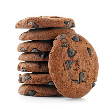 beyaz zemin üzerine lezzetli çikolatalı kurabiyeler