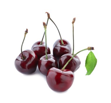 beyaz zemin üzerinde olgunlaşmış kiraz