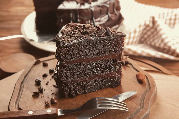 Piece Delicious Chocolate Cake Board — Stock Photo, Image