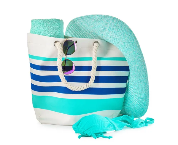 Tas Met Strand Accessoires Witte Achtergrond — Stockfoto