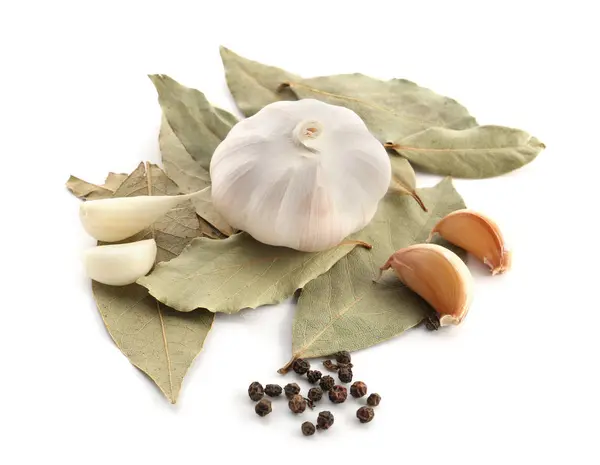 Fresh Garlic Dry Bay Leaves Pepper White Background — Stock Photo, Image