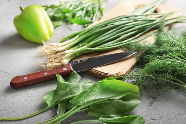 Masada sebzeli taze otlar