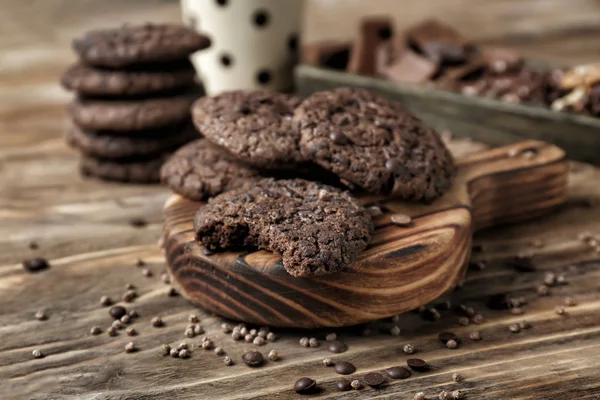 Placa Com Deliciosos Biscoitos Fundo Madeira — Fotografia de Stock